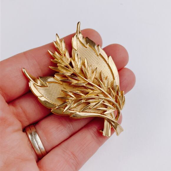 VTG Mid Century Brooch Leaf Wheat Botanical 1950s Gold Tone Textured Jewelry - Picture 2 of 12